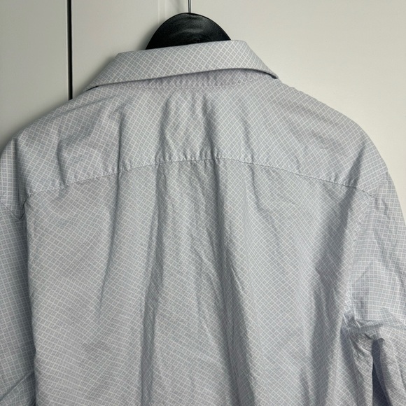 Michael Kors slim fit button down shirt Size 17 1/2 34/35 XL Blue and White - Picture 5 of 8